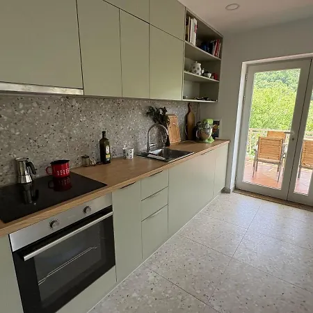 Island Escape Cres Porozina