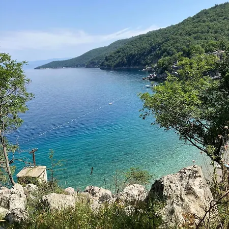Villa Island Escape Cres