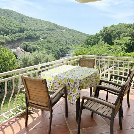 Island Escape Cres Porozina