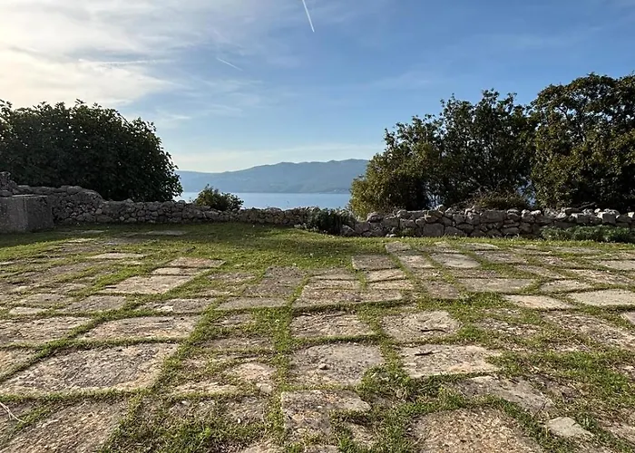 Island Escape Cres Porozina