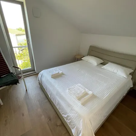 Island Escape Cres