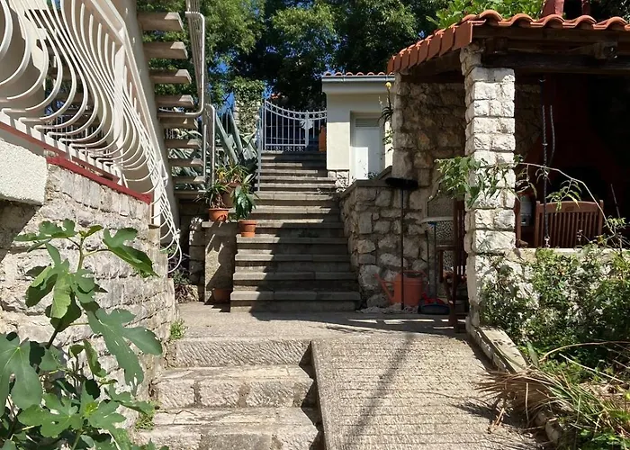 Island Escape Cres * Porozina