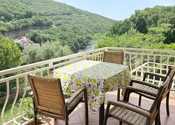 Island Escape Cres Porozina
