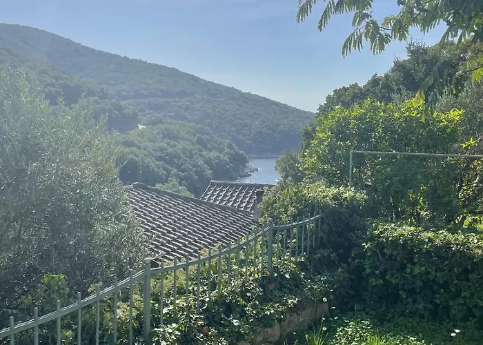 Island Escape Cres Vila